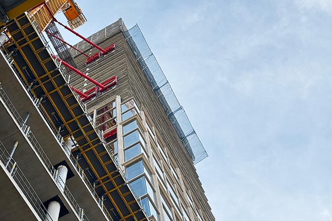Montage in 126 Höhe – SafetyRespect GmbH unterstützt Züblin-Großprojekt